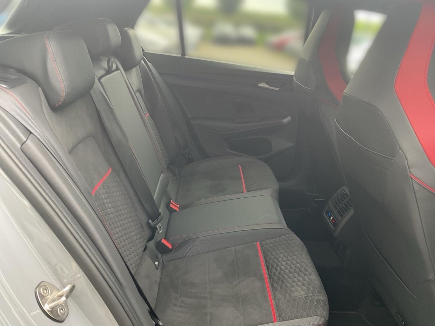 Volkswagen Golf 8 VIII Clubsport 2.0 TSI - Samsaru's Car Outlet