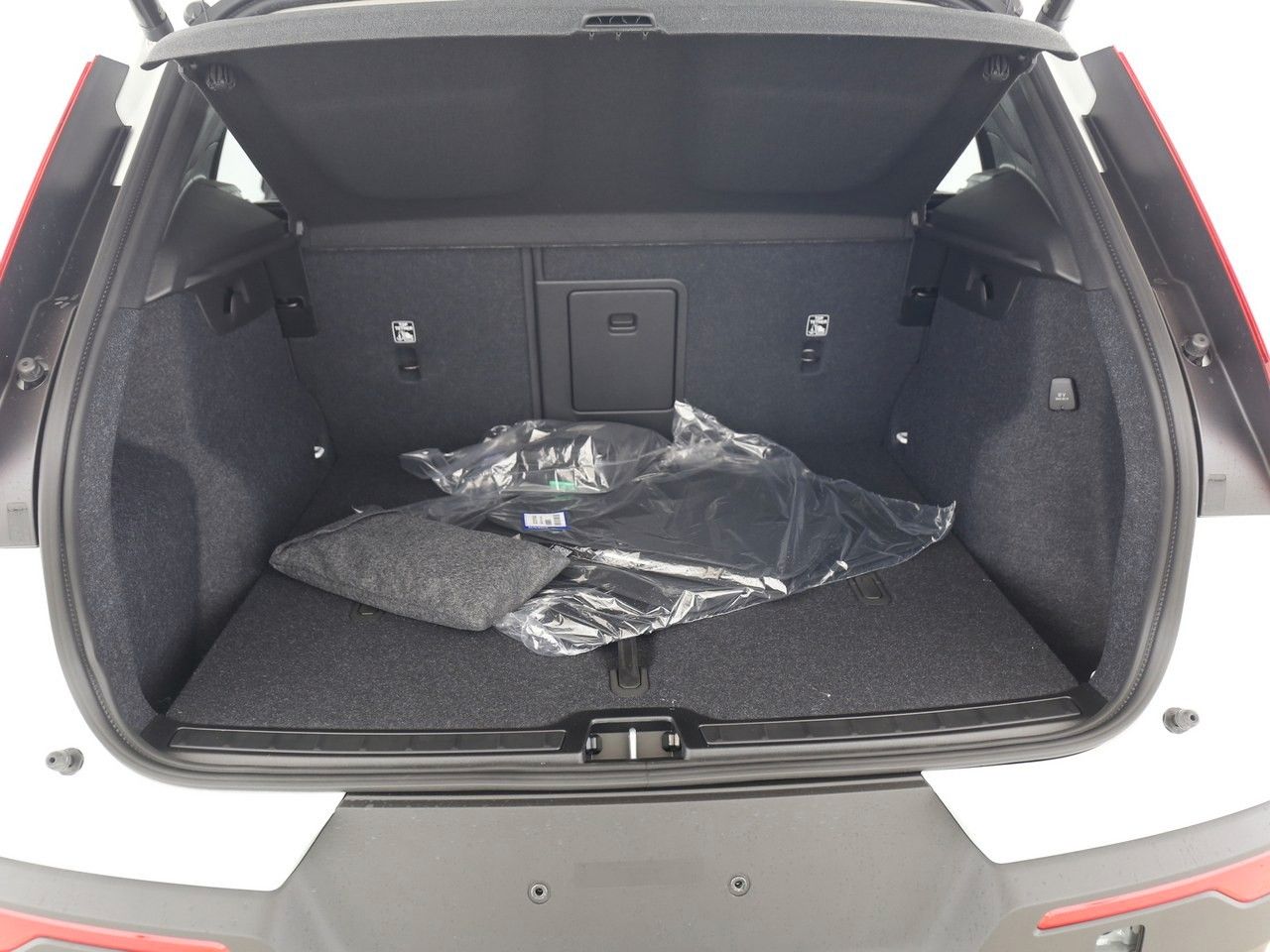 Volvo XC40 B4 DKG Ultra Dark - Samsaru's Car Outlet