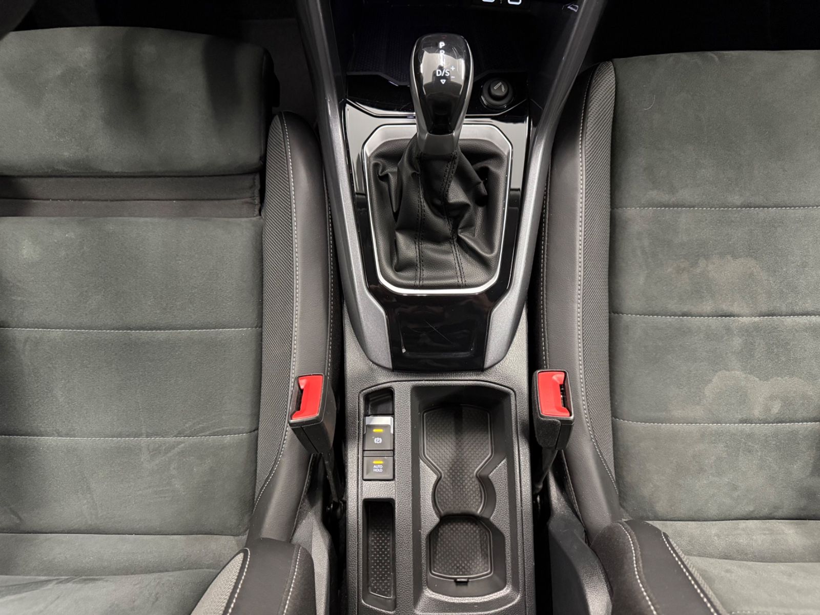 Volkswagen T-Roc 2.0 TDI DSG VirtuCock - Samsaru's Car Outlet