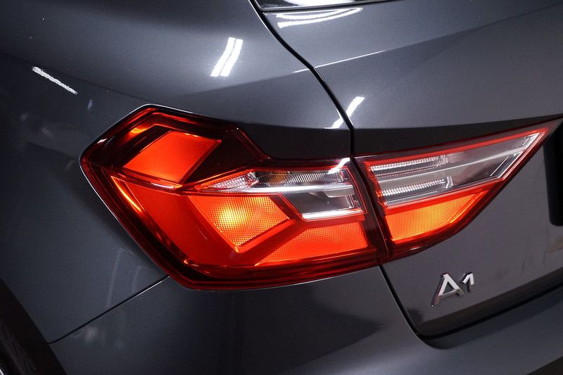 Audi A1 1.5 35 TFSI Sportback S-tronic*Kamera*Navi*DA