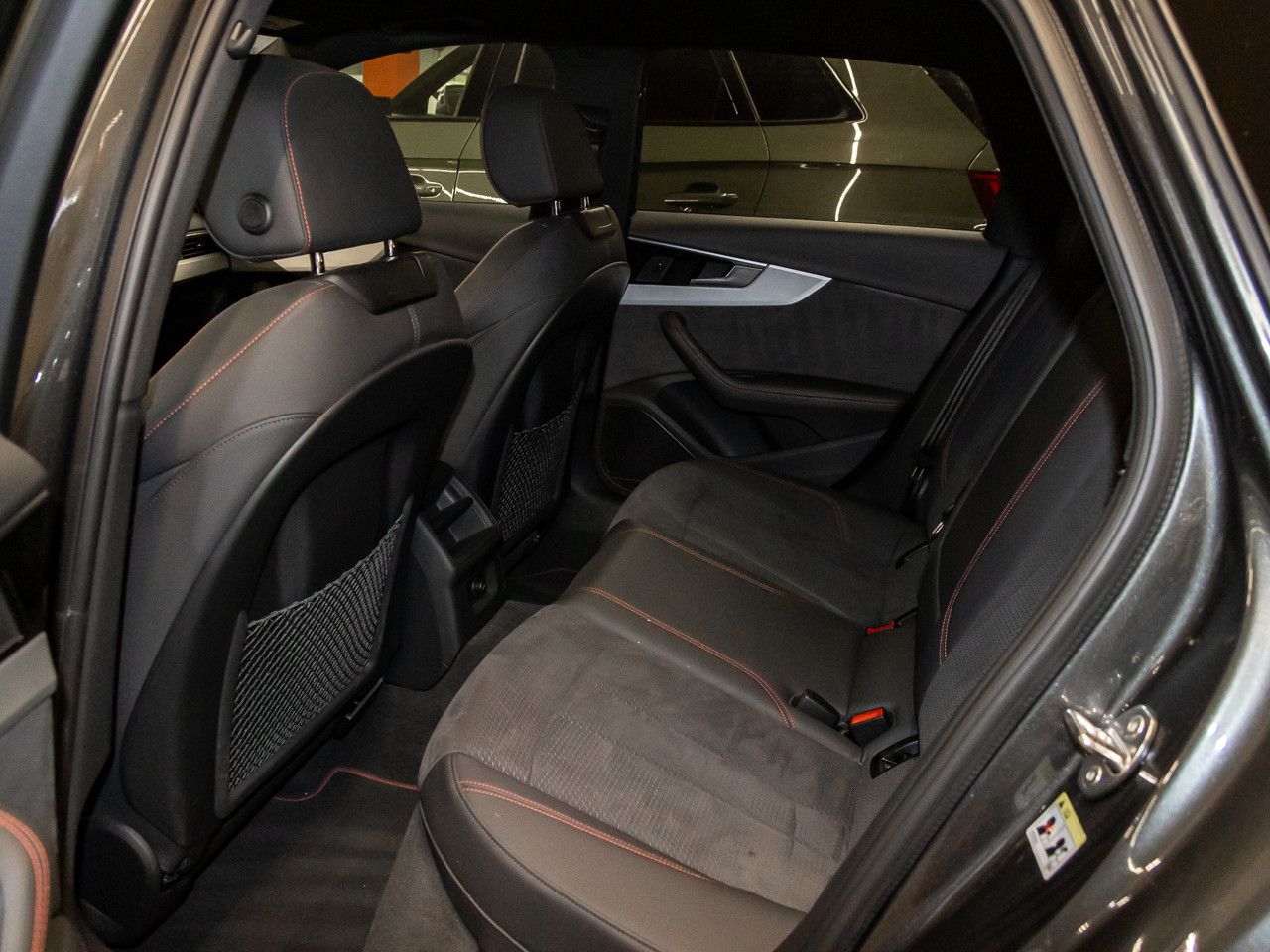 Audi A4 Avant 45 TFSI quattro S line - Samsaru's Car Outlet