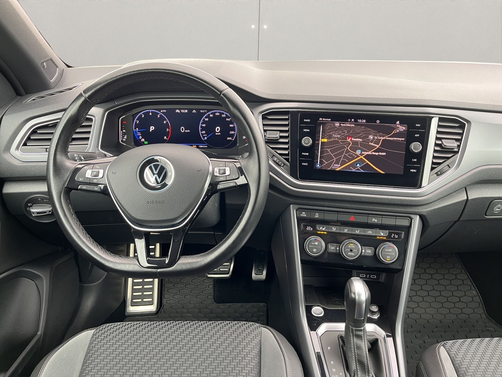 Volkswagen T-Roc R-Line - Samsaru's Car Outlet