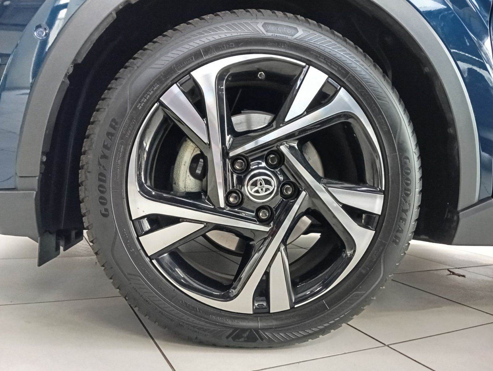 Toyota C-HR 2.0l Hybrid Automatik Team D, Toter Winkel