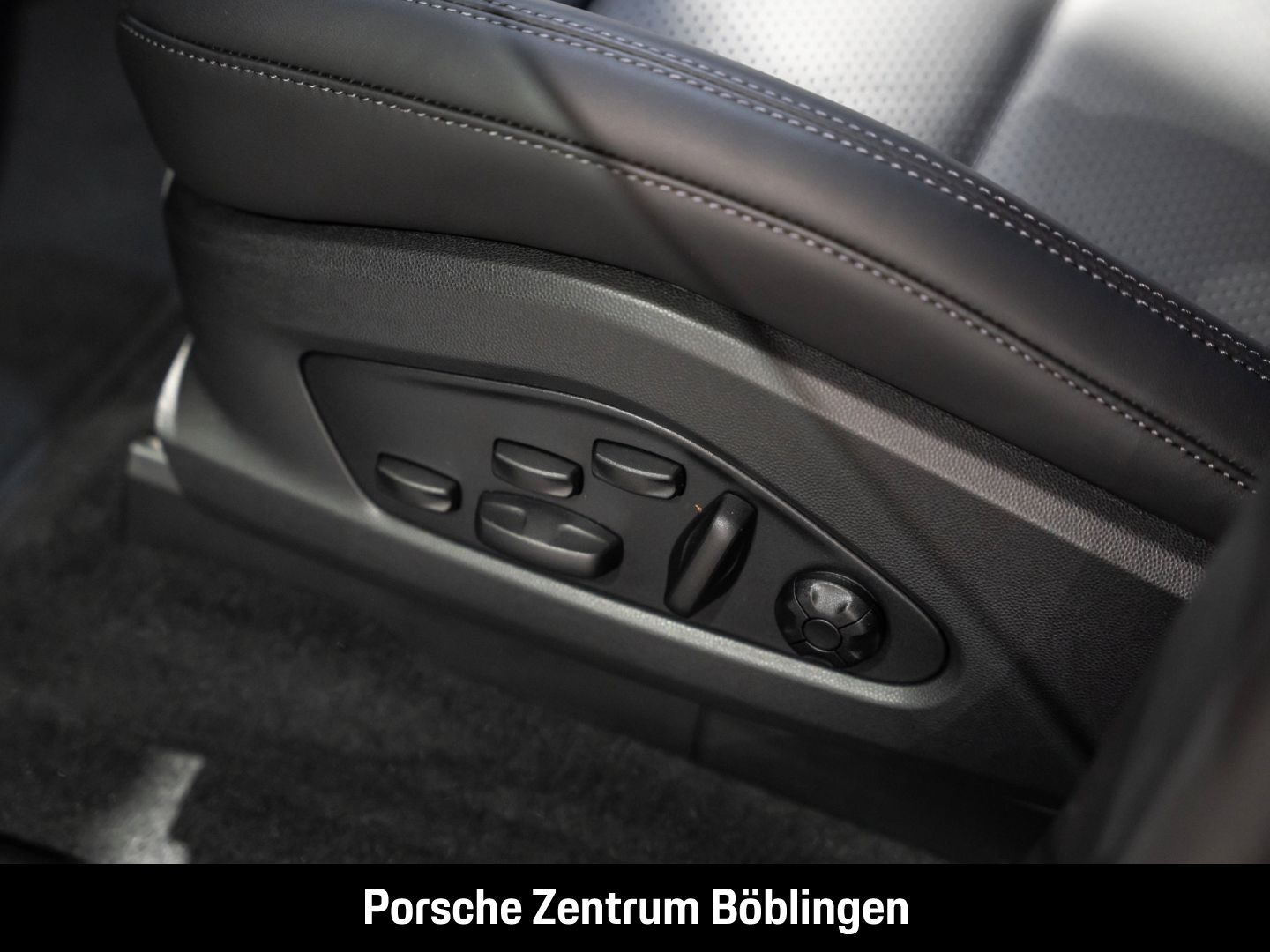 Porsche Macan 4 BOSE Surround-View LED-Matrix Panorama