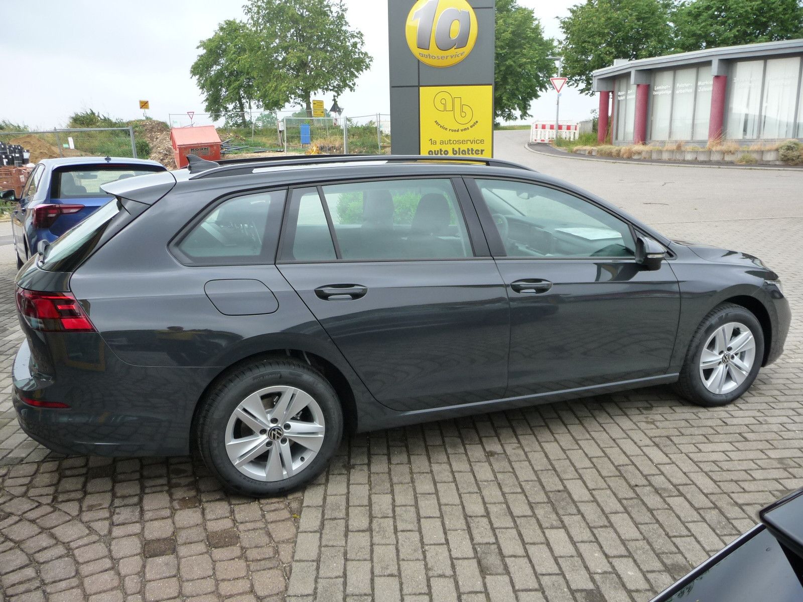 Volkswagen Golf VIII Variant Life - Samsaru's Car Outlet