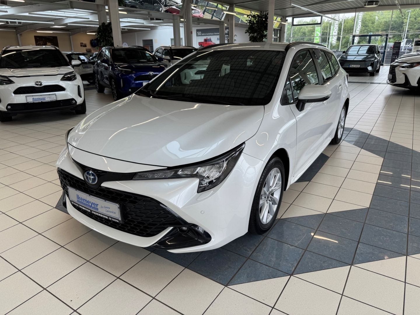 Toyota Corolla Touring Sports Hybrid Team DK Sitzheizun
