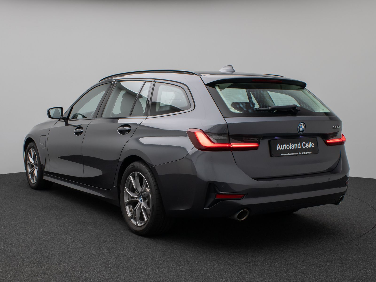BMW 320e Sport Line - Samsaru's Car Outlet