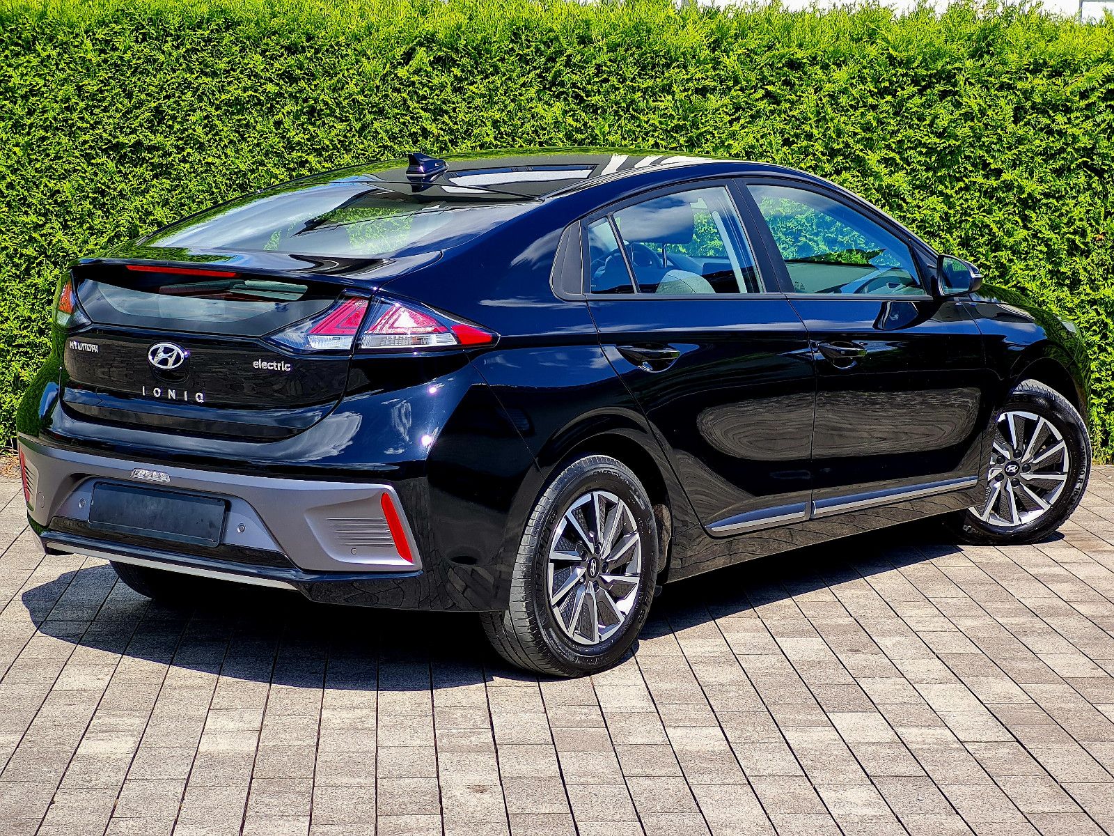Hyundai IONIQ Elektro - Samsaru's Car Outlet