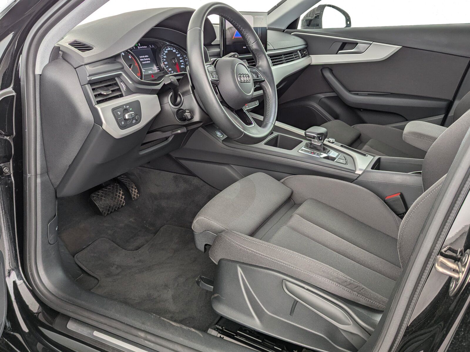 Audi A4 35 2.0 TFSI Avant advanced - Samsaru's Car Outlet