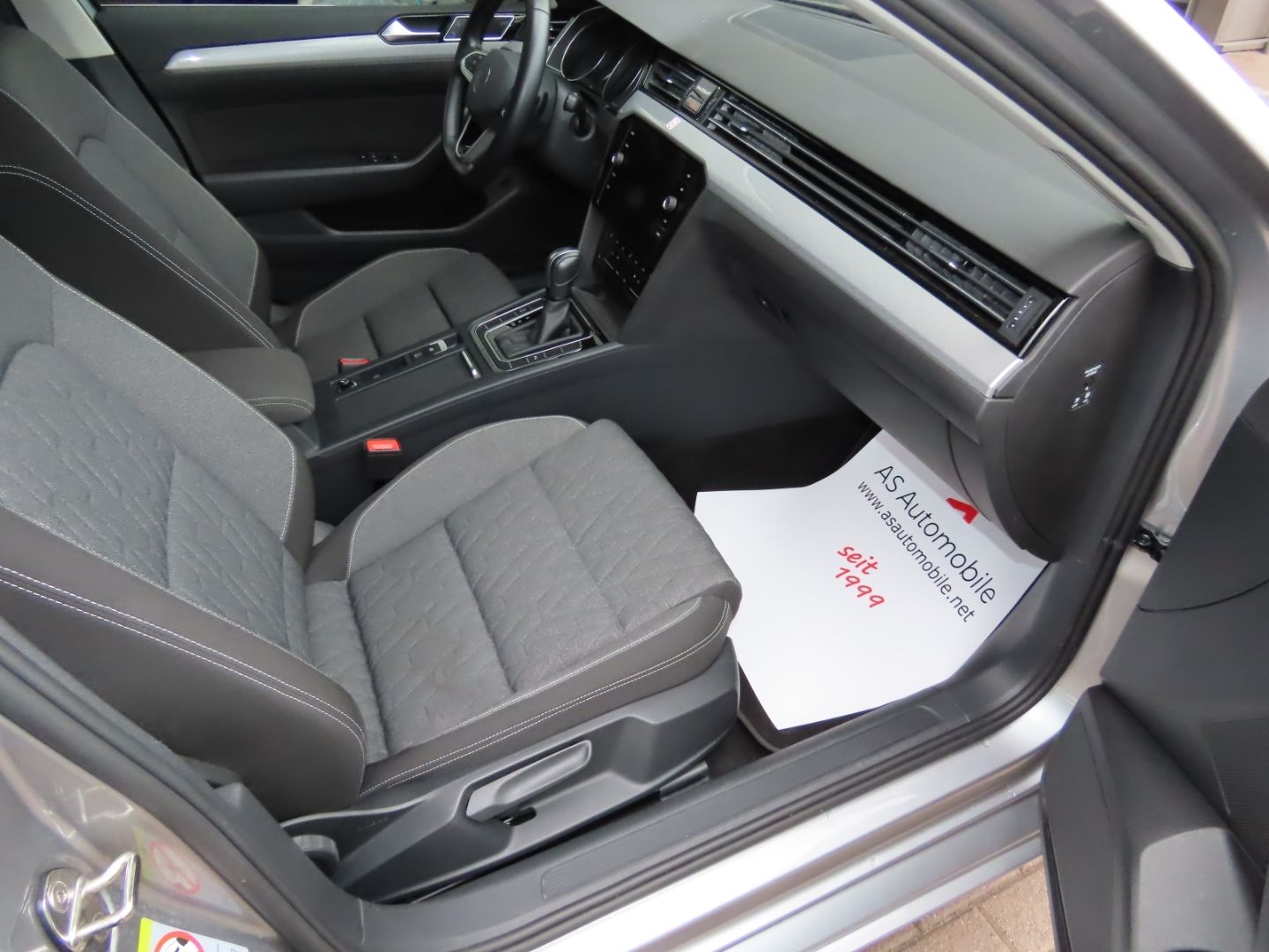 Volkswagen Passat Variant Business 1.5 TSI - Samsaru's Car Outlet