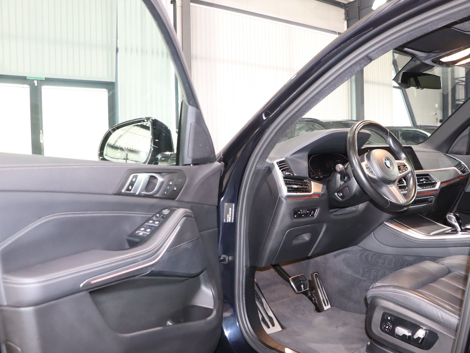 BMW X5 xDrive 40d M-SPORTPAKET / 7-SITZER / PANORAMA