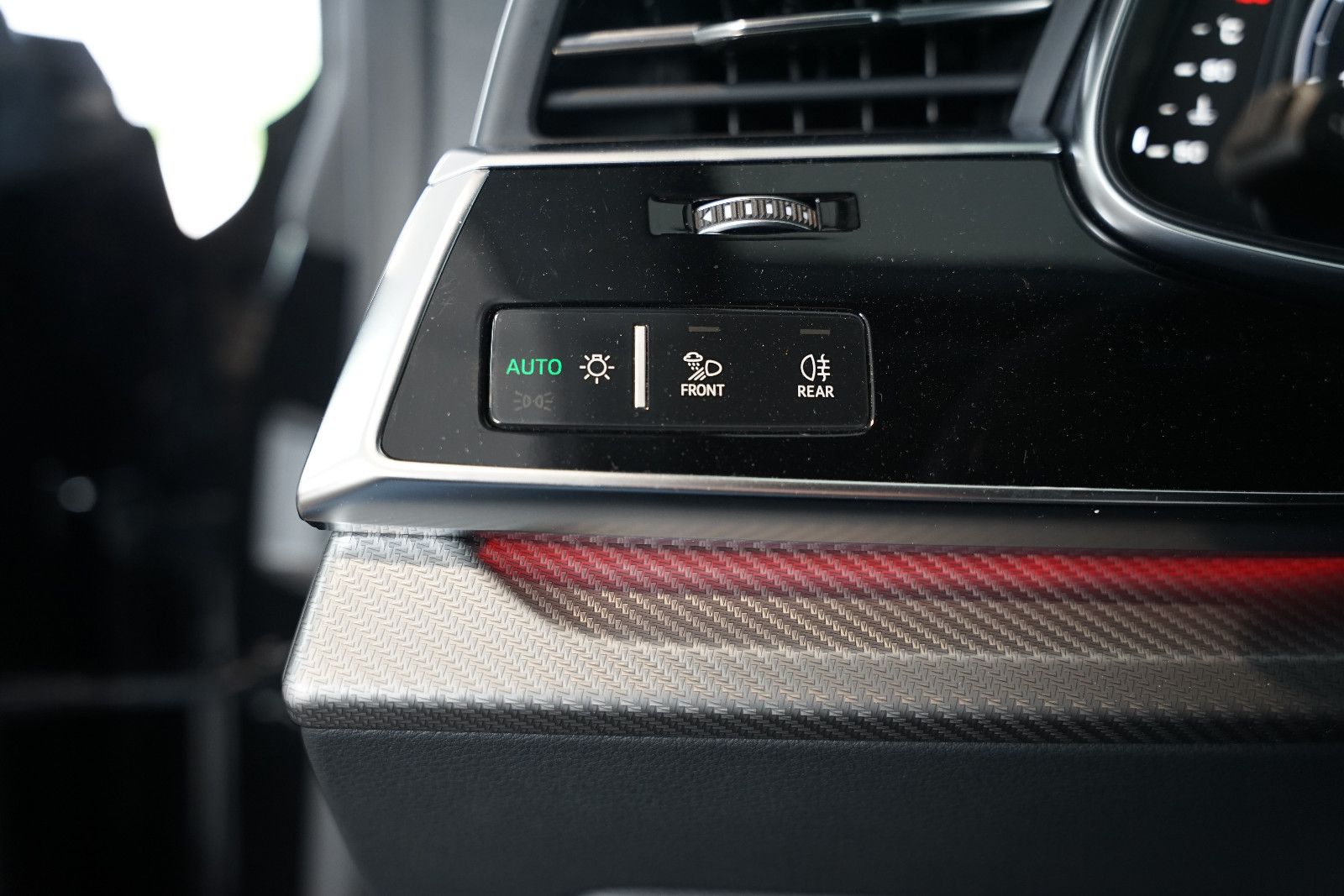 Audi RSQ8 | HuD | Keramik | Pano | 305 km/h | 23"