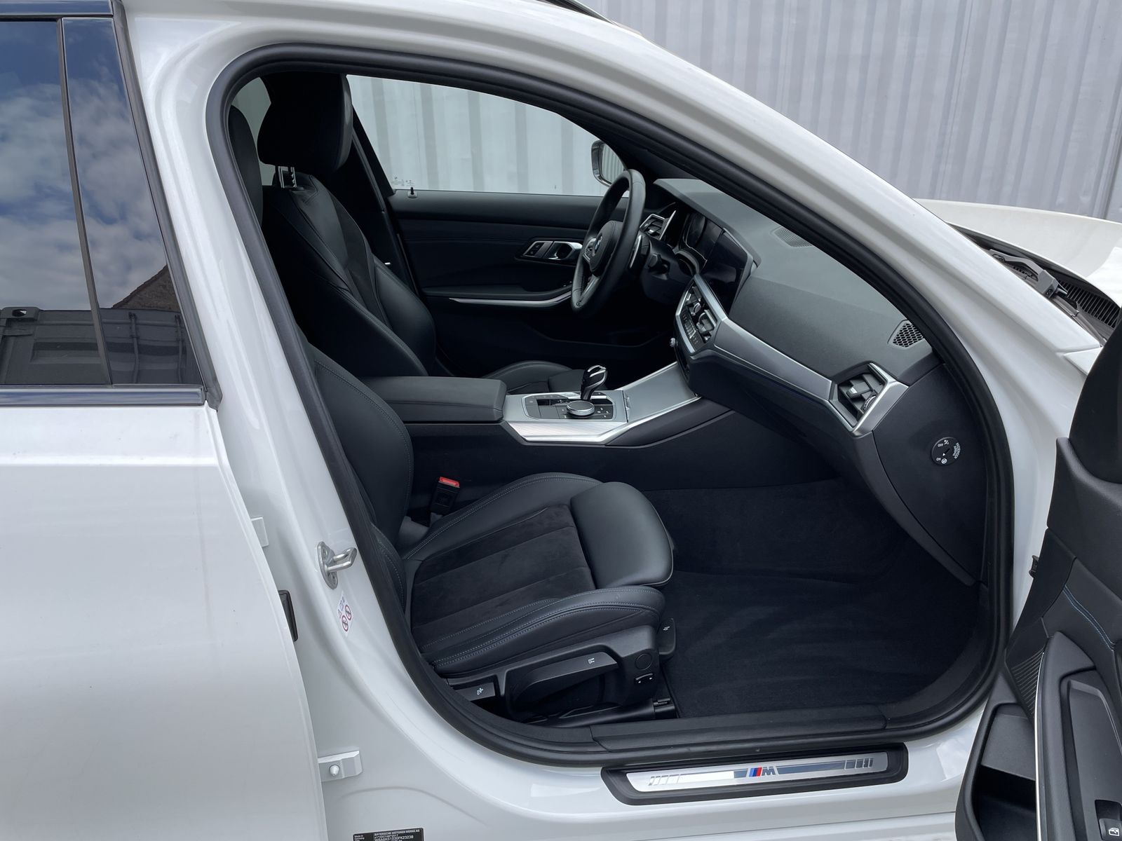 BMW 330i Tour. M Sport - Samsaru's Car Outlet