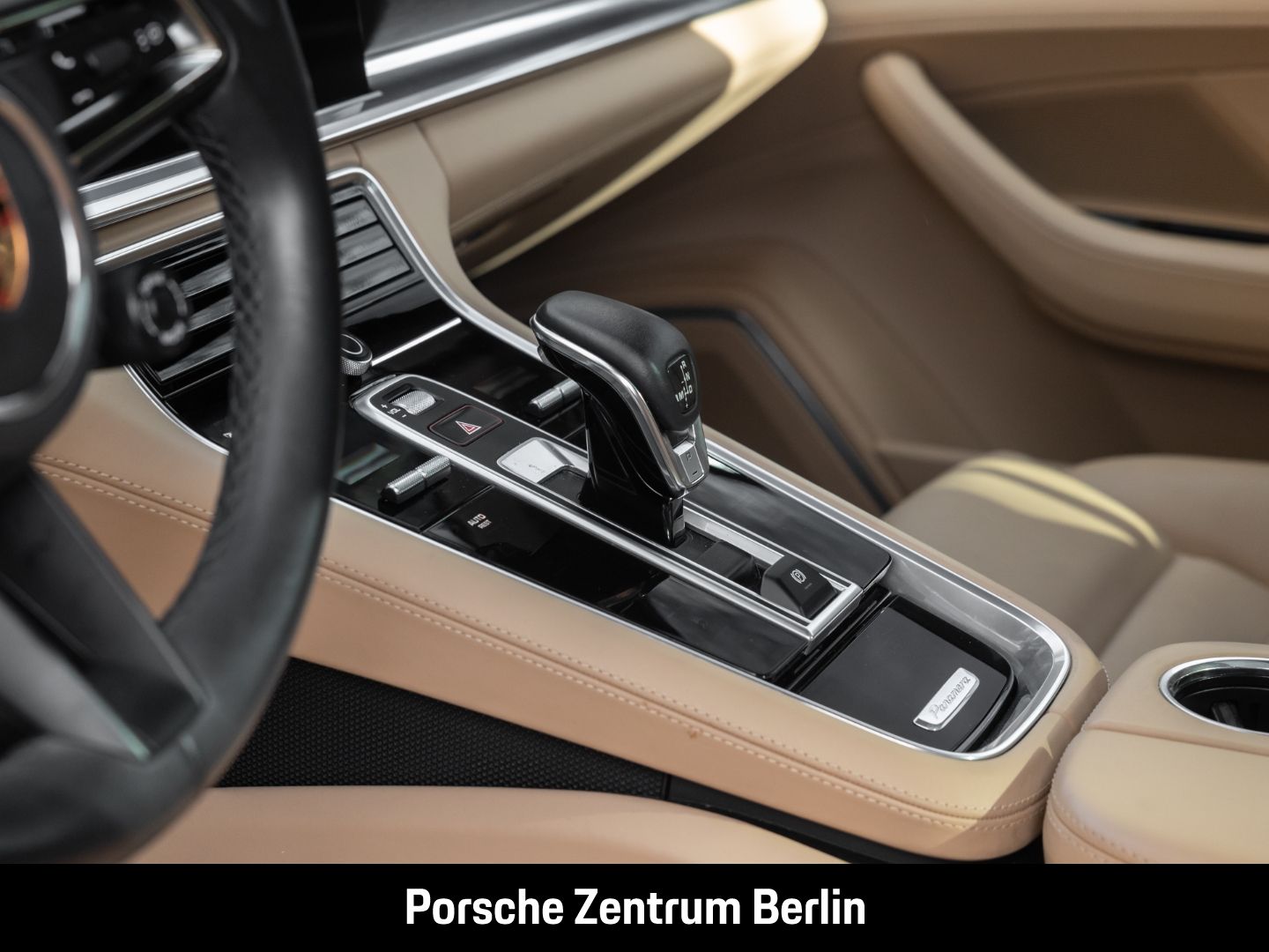 Porsche Panamera 4 E-Hybrid Sport Turismo Platinum Editi