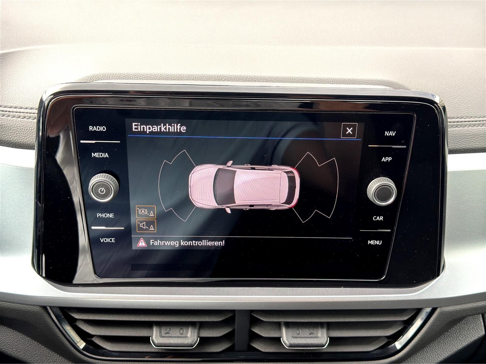Volkswagen T-Roc Life 2.0 TDI - Samsaru's Car Outlet