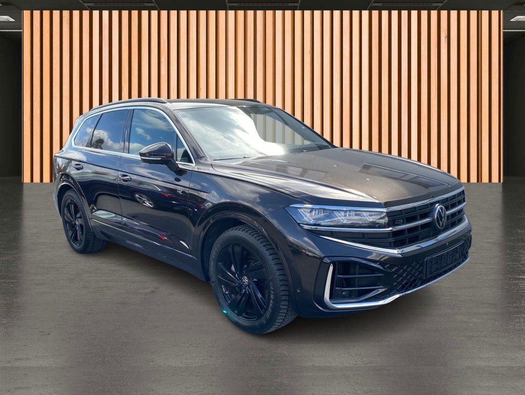 Volkswagen Touareg 3.0 TSI 4Motion R-Line - Samsaru's Car Outlet