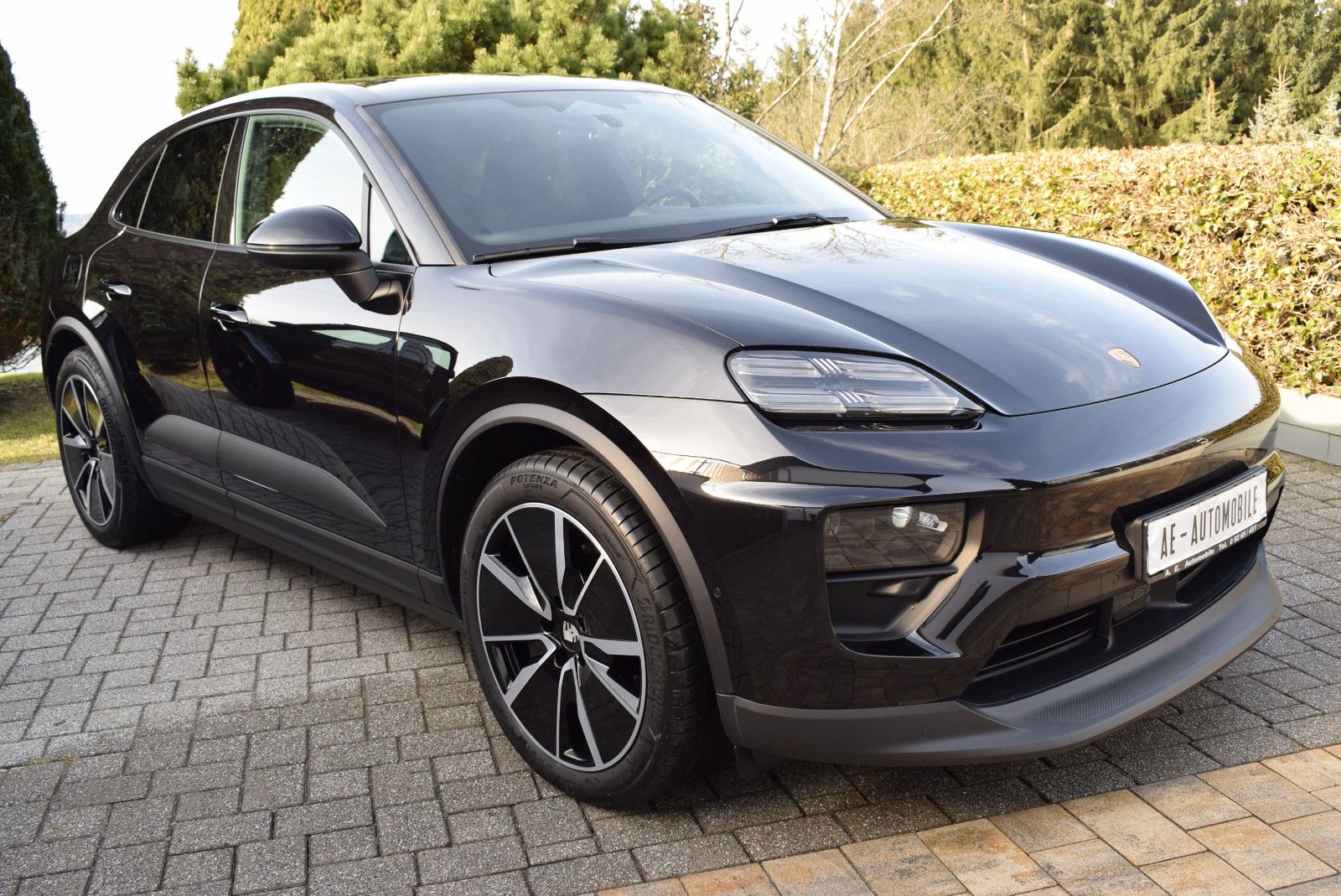 Porsche Macan 4 - Samsaru's Car Outlet