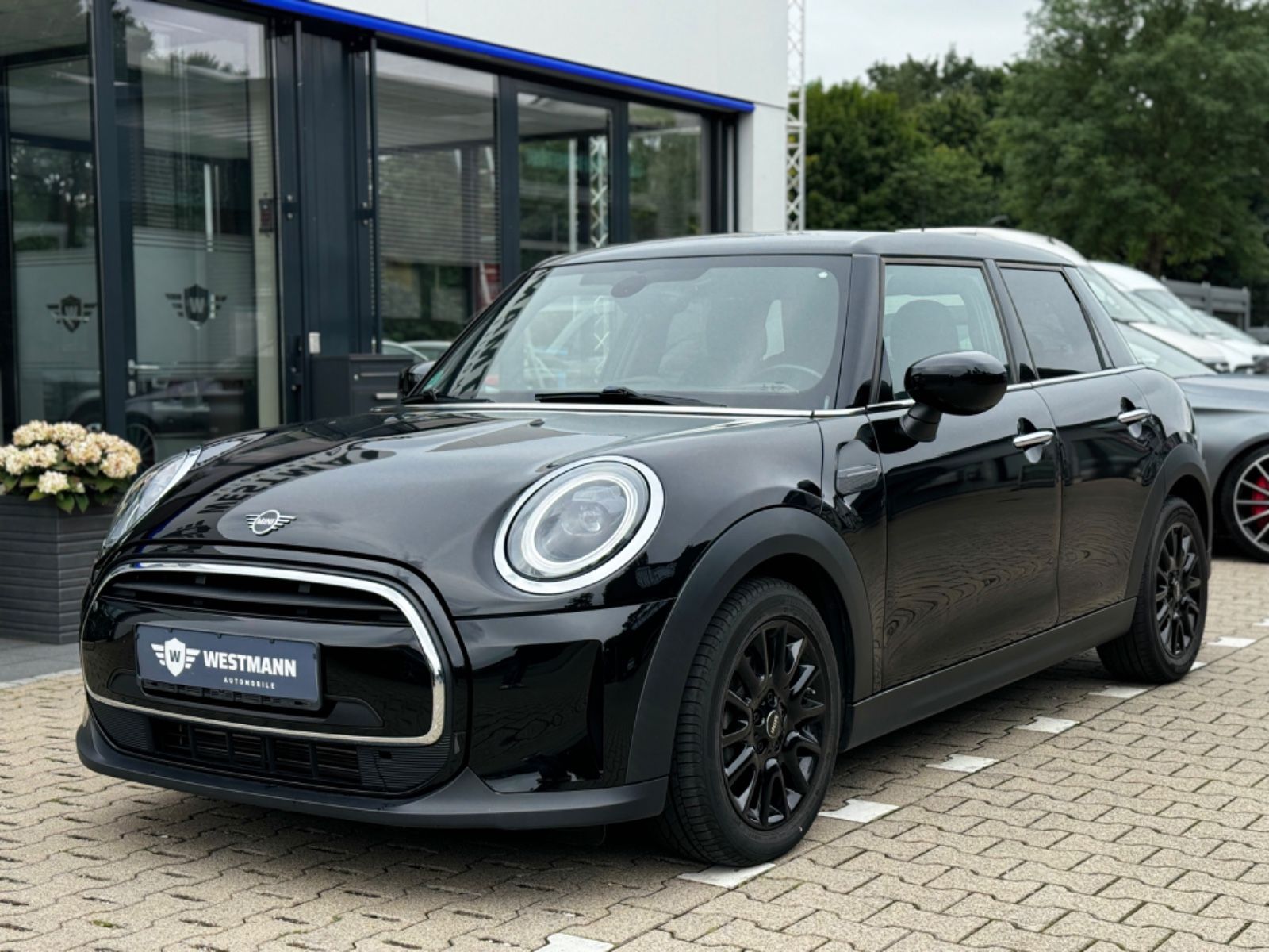 MINI Cooper - Samsaru's Car Outlet