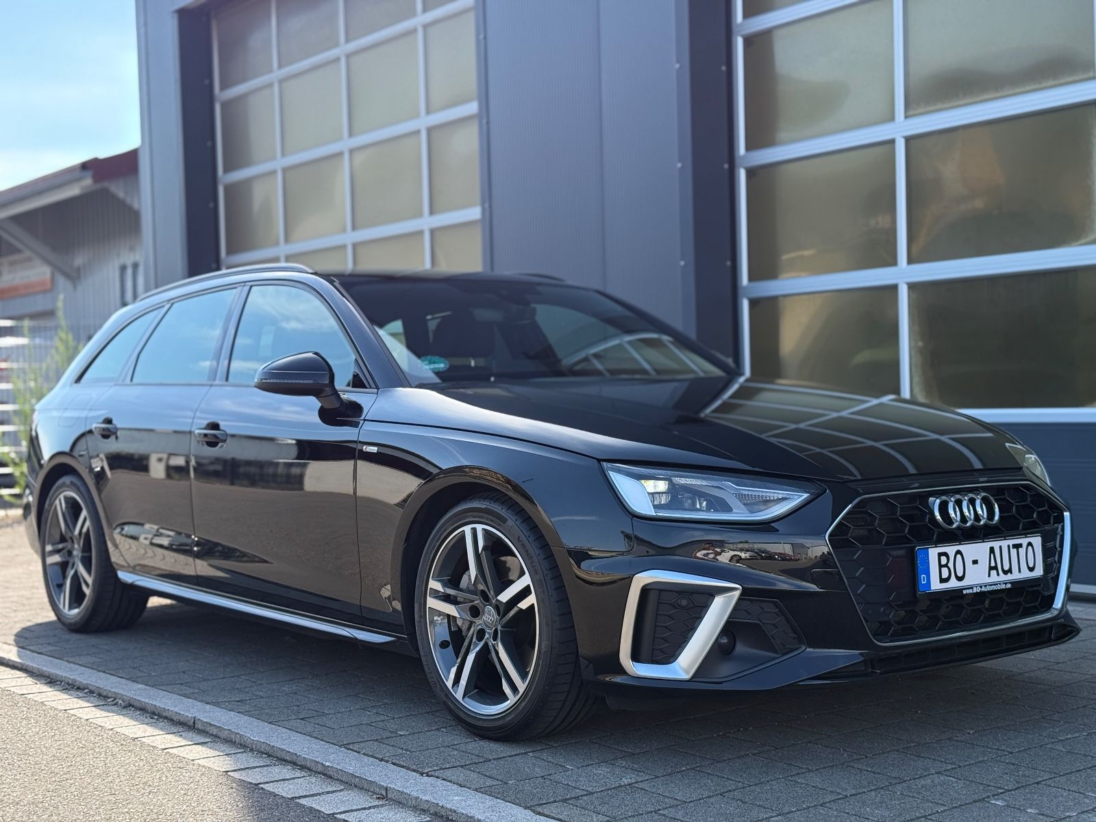 Audi A4 Avant 40 TDI S-Line - Samsaru's Car Outlet