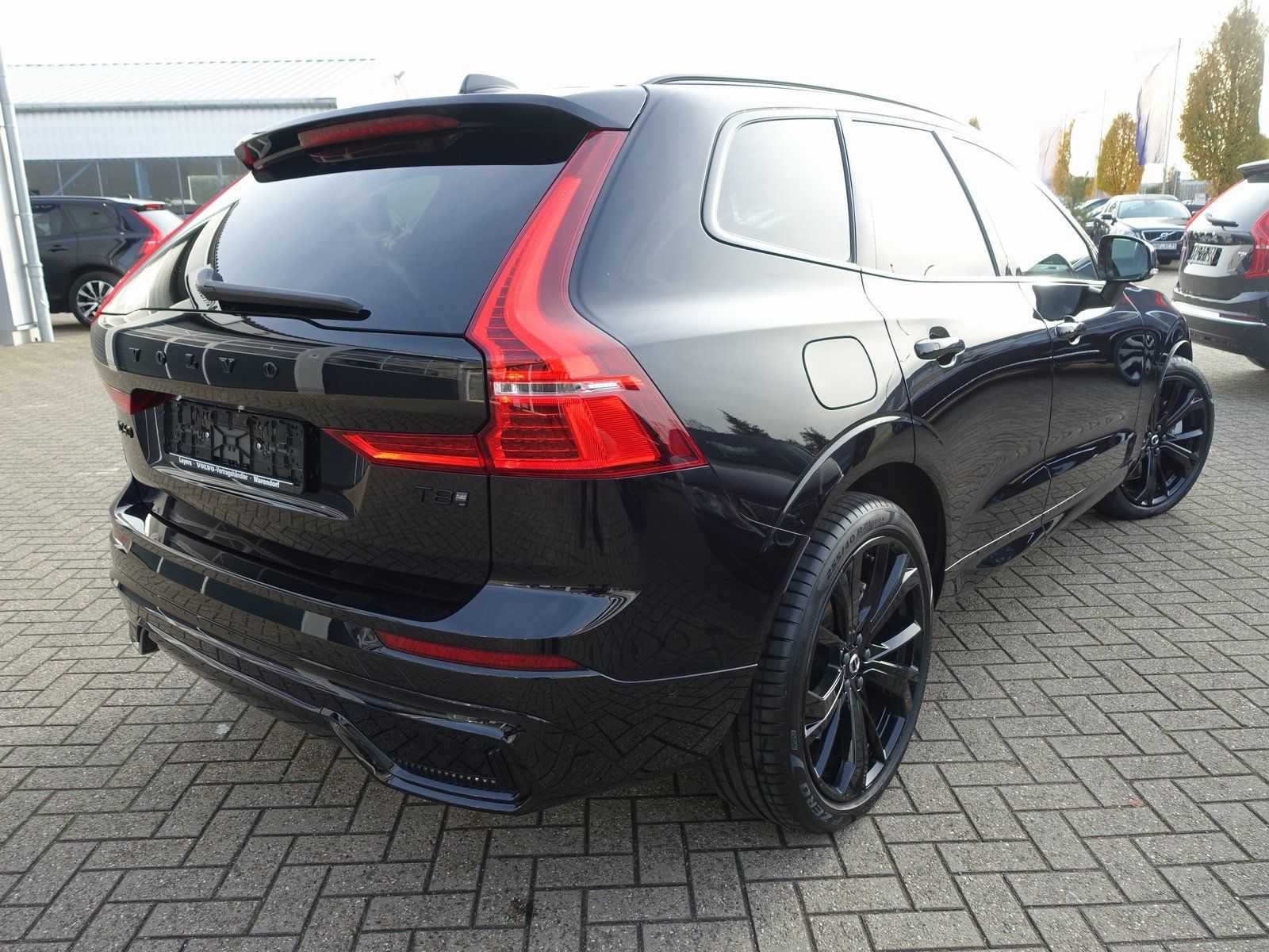 Volvo XC60 Black Edition Ultra T8 AWD/Massage/B&W/AHK