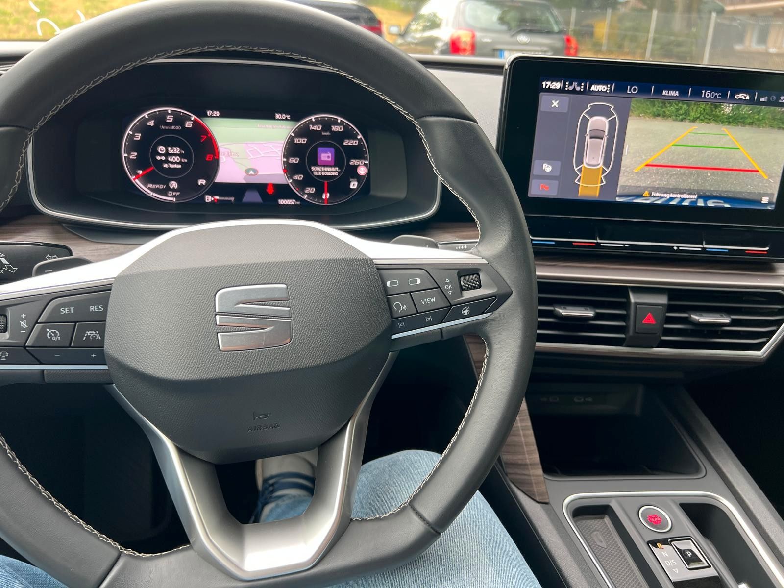 Seat Leon 1.5 ETSI ACT Plus - Samsaru's Car Outlet