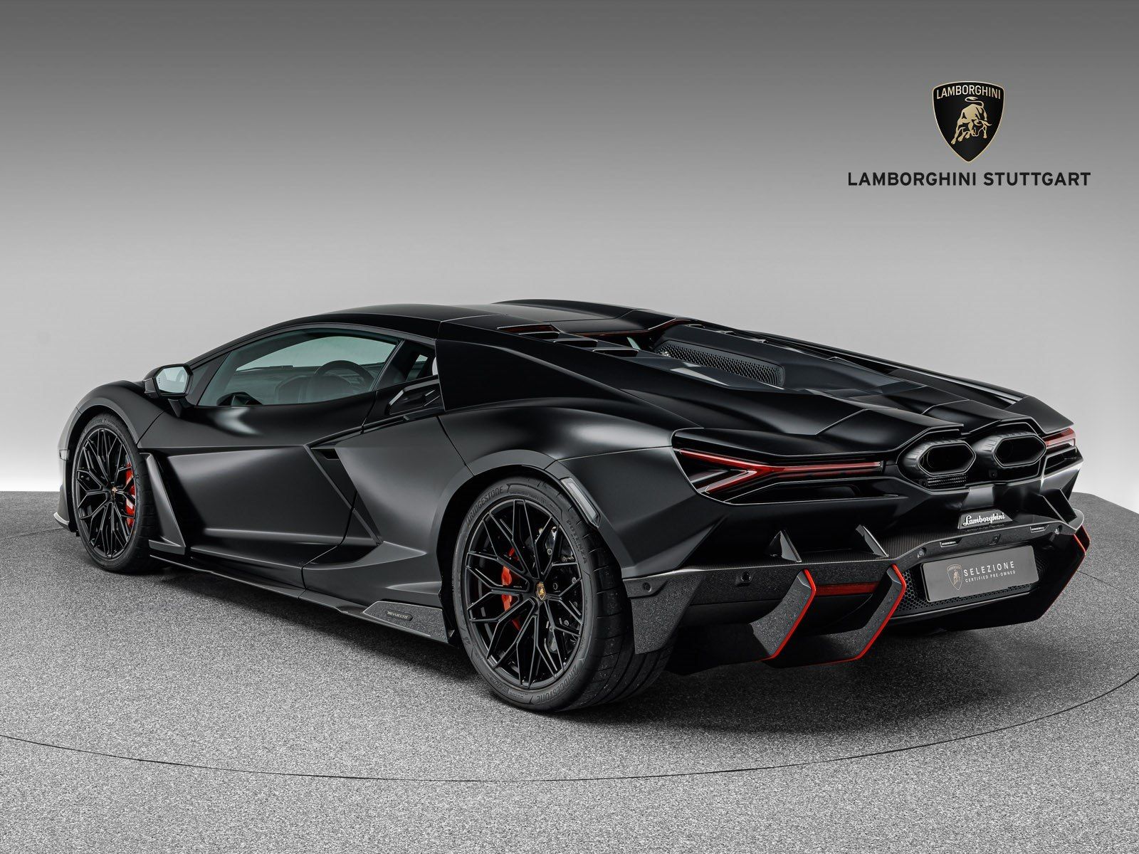 Lamborghini Revuelto