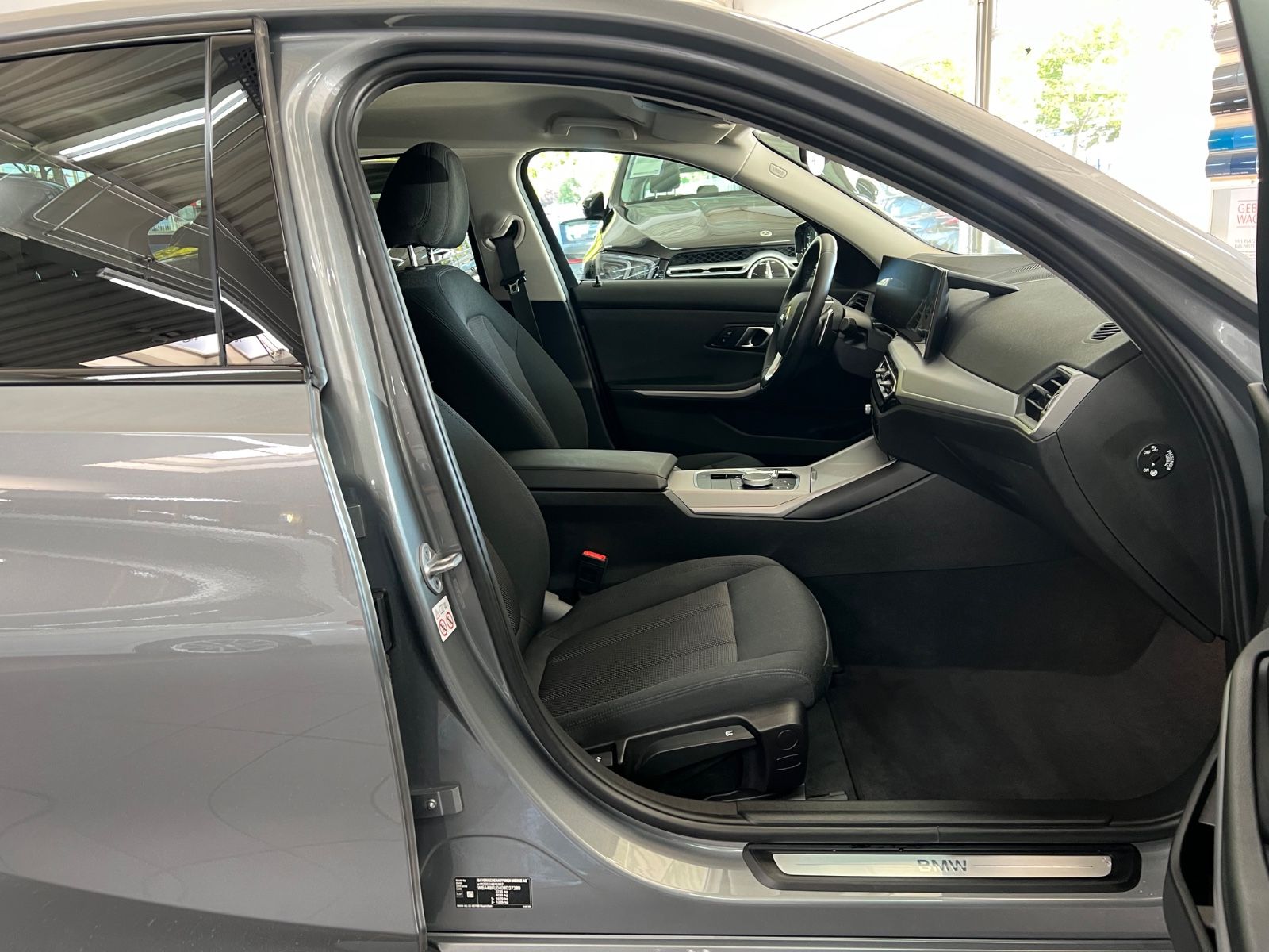 BMW 320d Lim. x Drive AHK+Driving Assist