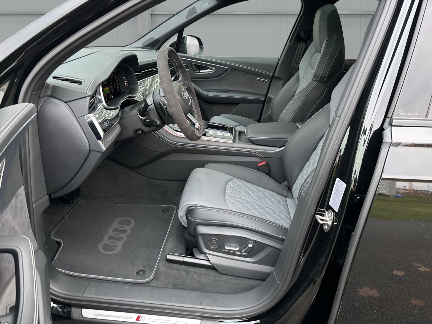 Audi Q7 S line business TFSIe quattro hybrid quat.+AH
