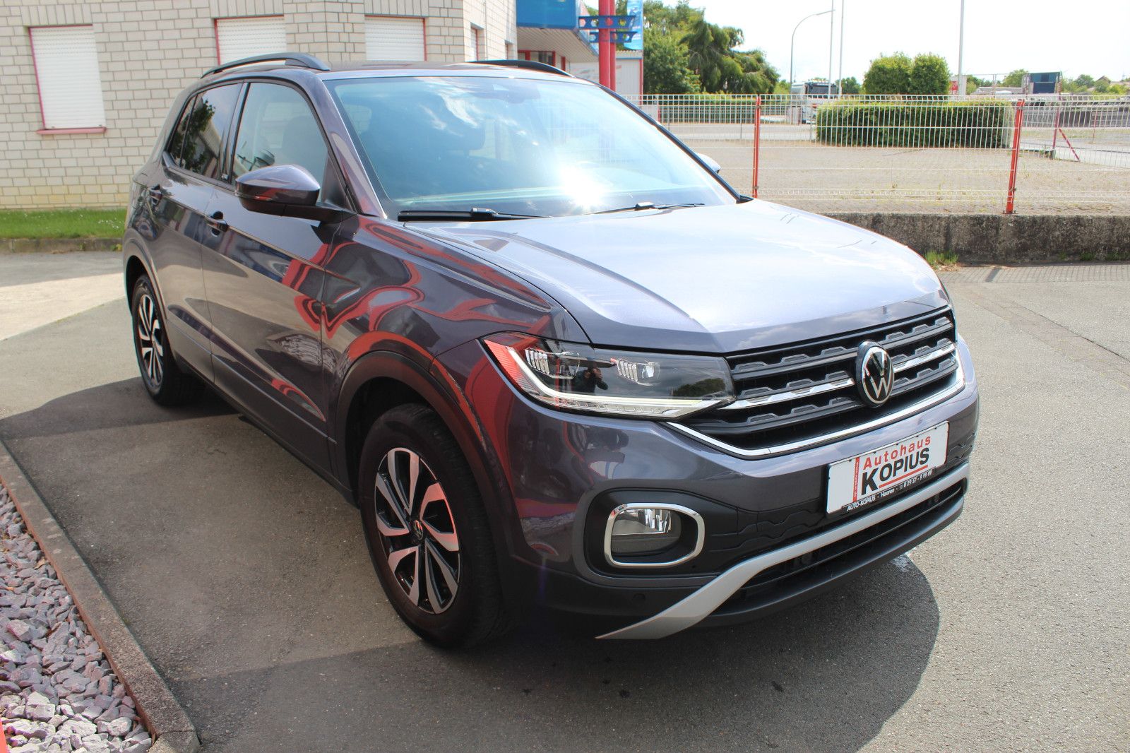 Volkswagen T-Cross 1.0 TSI Active - Samsaru's Car Outlet