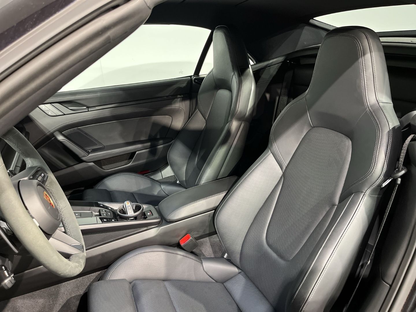 Porsche 992 911 Carrera 4 GTS Cabrio BOSE Surround View