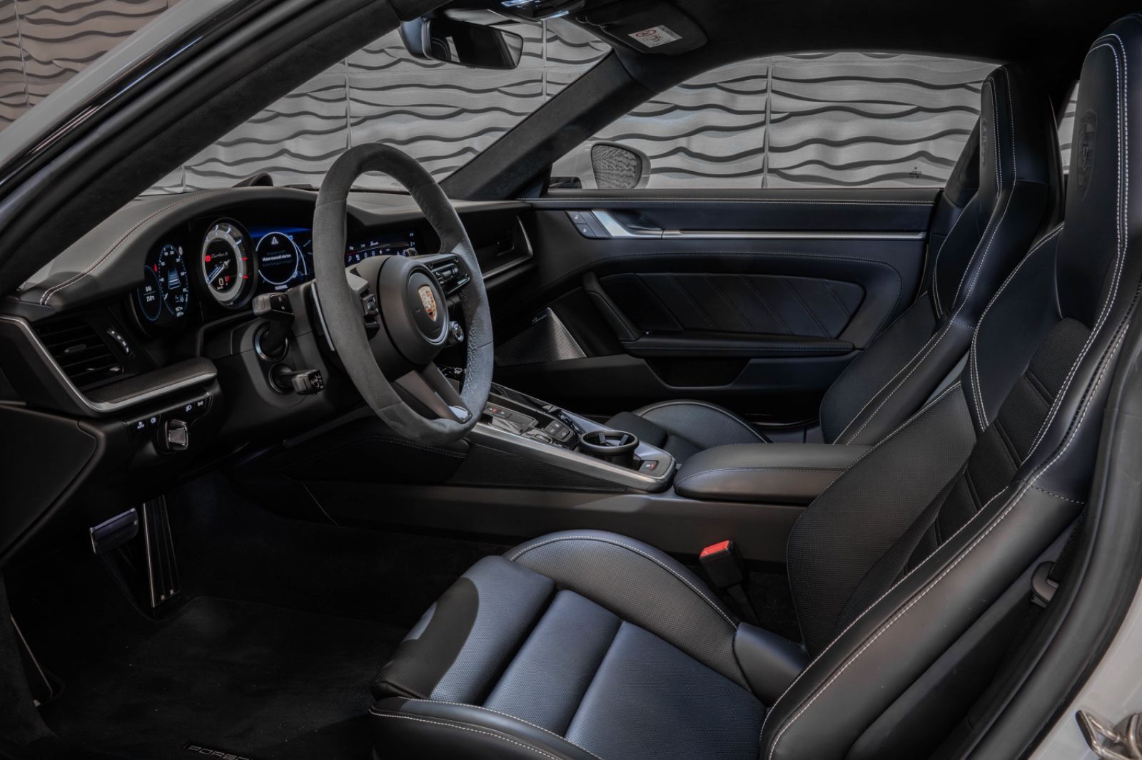 Porsche 911 Turbo S - Samsaru's Car Outlet
