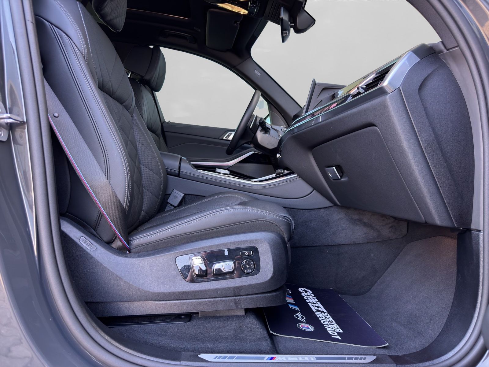 BMW X5 M60i xDrive M Paket Pro Sky Lounge Anhängerk.