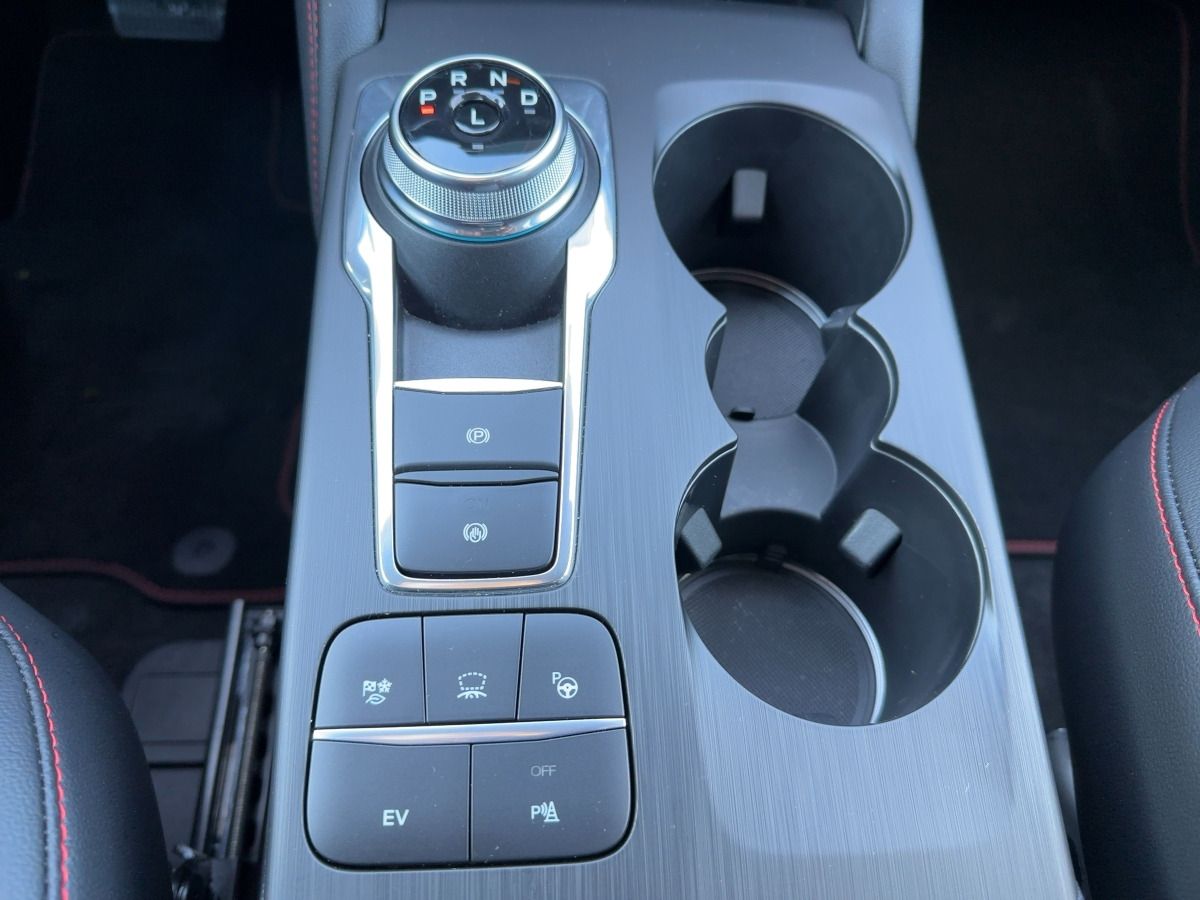 Ford KUGA ST-Line X - Samsaru's Car Outlet