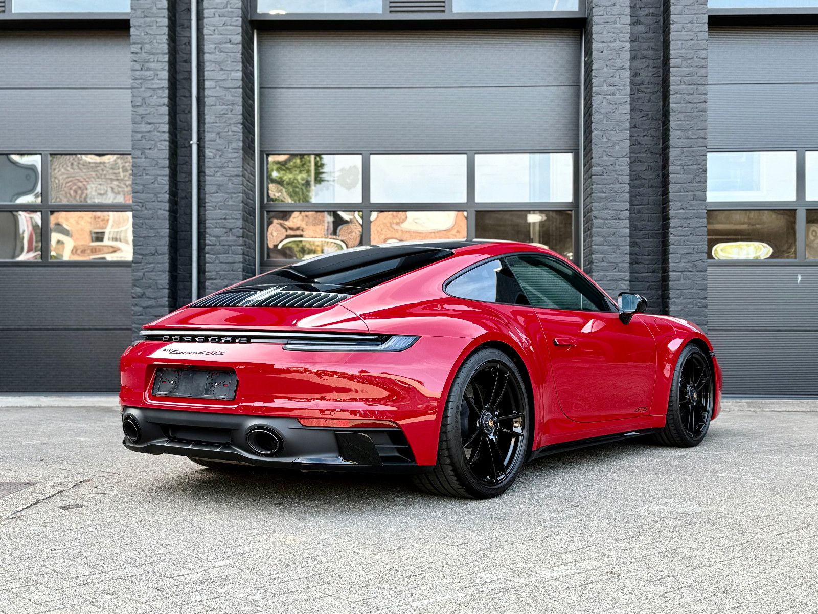Porsche 911 Carrera 4 GTS