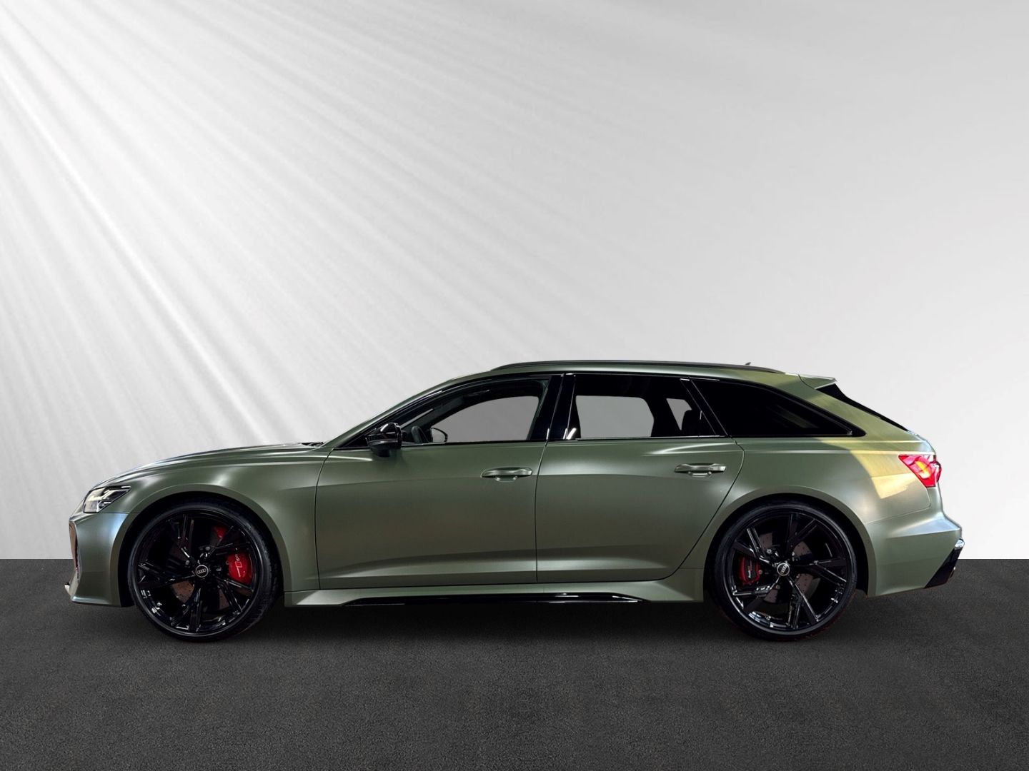 Audi RS6 Avant qu tiptro 360°+HuD+Keramik+Pano+Sthz