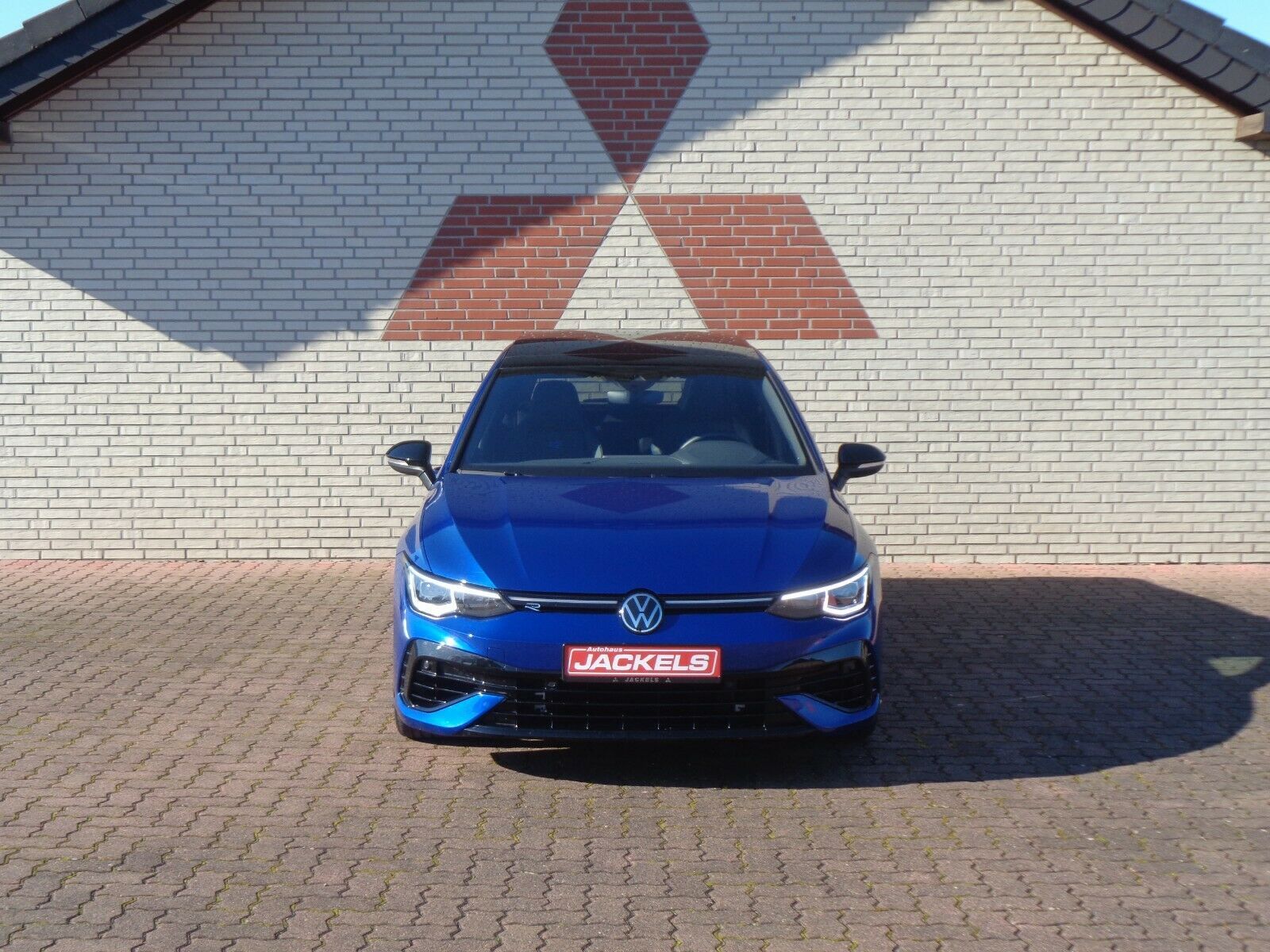 Volkswagen Golf VIII R 4Motion - Samsaru's Car Outlet