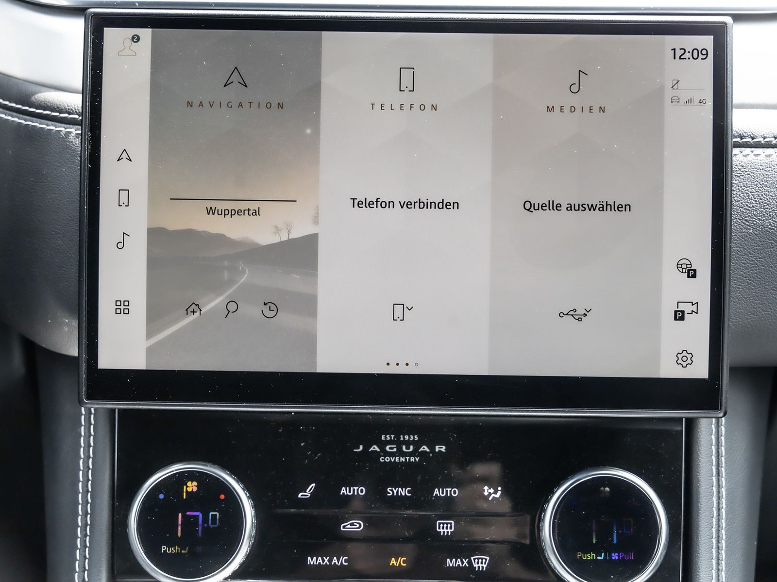 Jaguar F-Pace P400e AWD R-Dynamic AHK NAVI PDC 360°