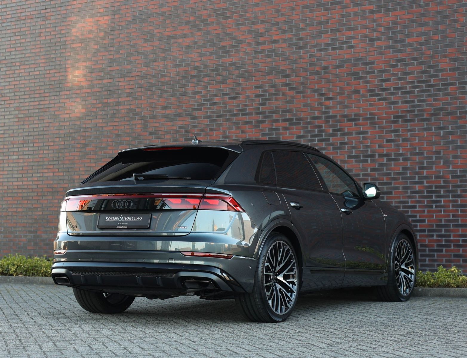 Audi Q8 60 TFSIe Quattro Advanced - Samsaru's Car Outlet