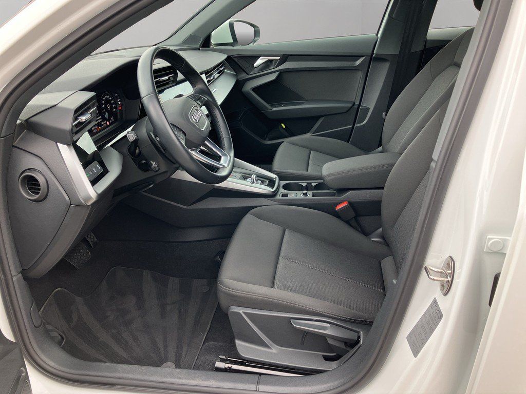 Audi A3 Sportback 40 TFSIe S tronic LED ACC AHK Navi