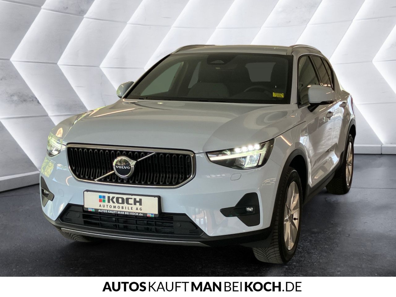 Volvo XC40 B3 DKG Core AHK LED SHZ/LHZ NAVI PDC/CAM!