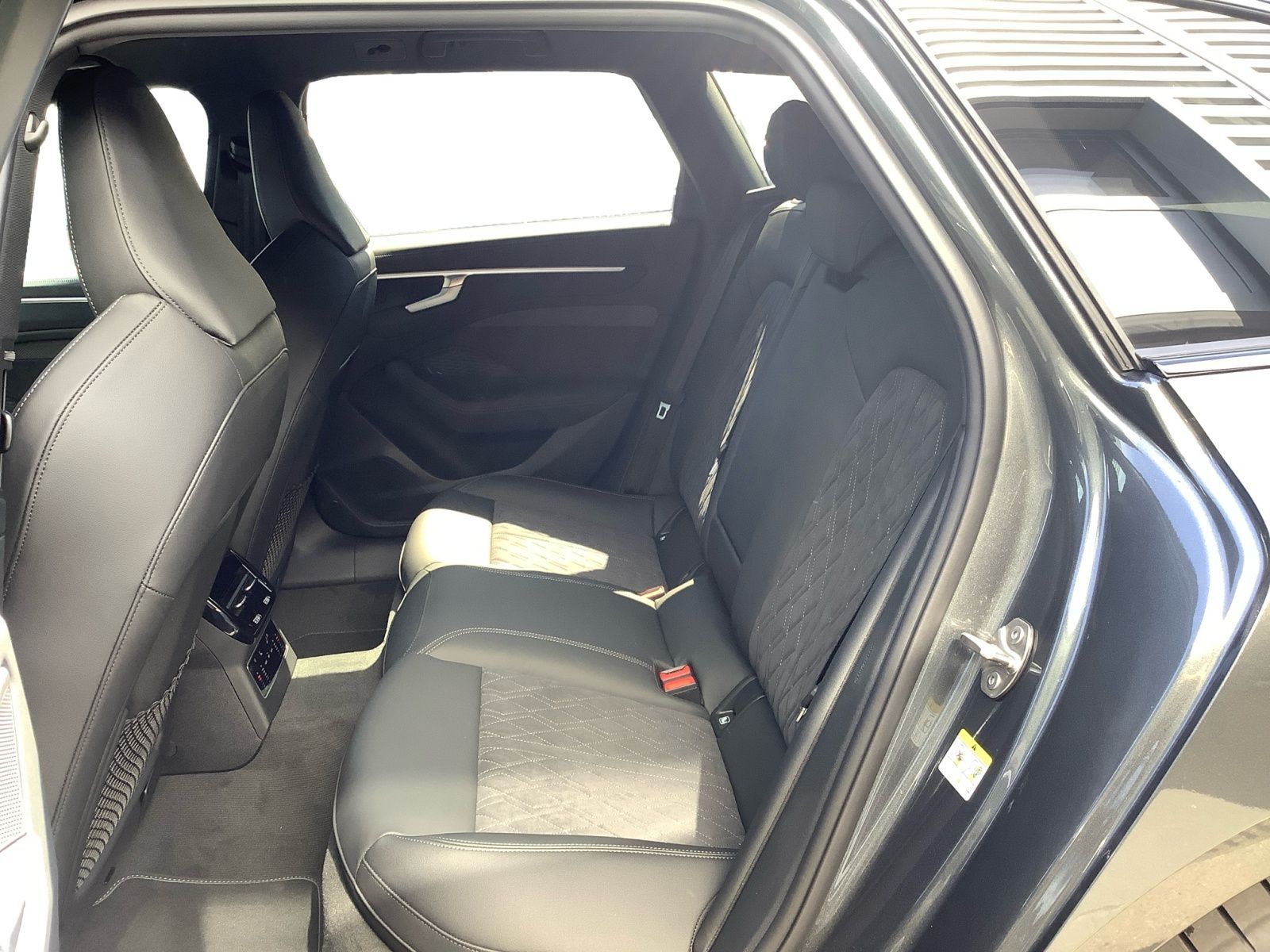 Audi A6 Avant TDI qu. edition one S line Matrix 360°