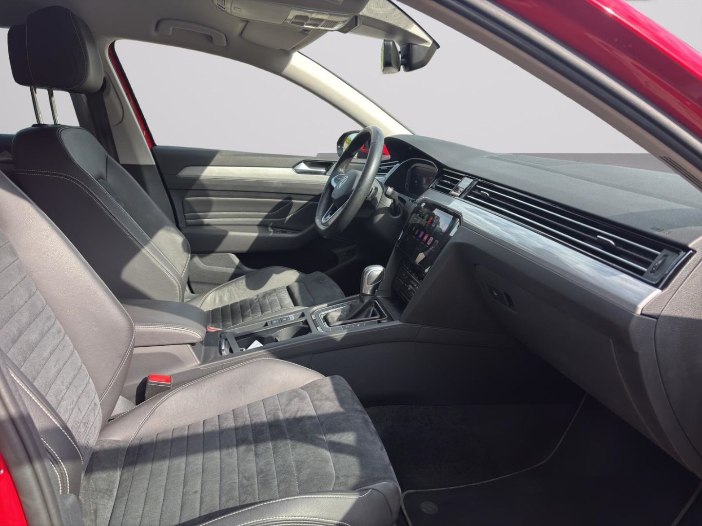 Volkswagen Passat Variant GTE 1.4 TSI Plug-In Hybrid - Samsaru's Car Outlet