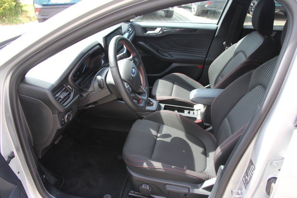 Ford Focus Turnier 155PS ST-LINE LED AdapTempomat CAM