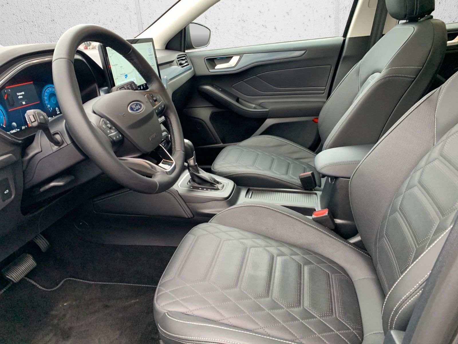 Ford FOCUS ACTIVE X+AUTOMATIK+NAVI+KAMERA+PANORAMA!