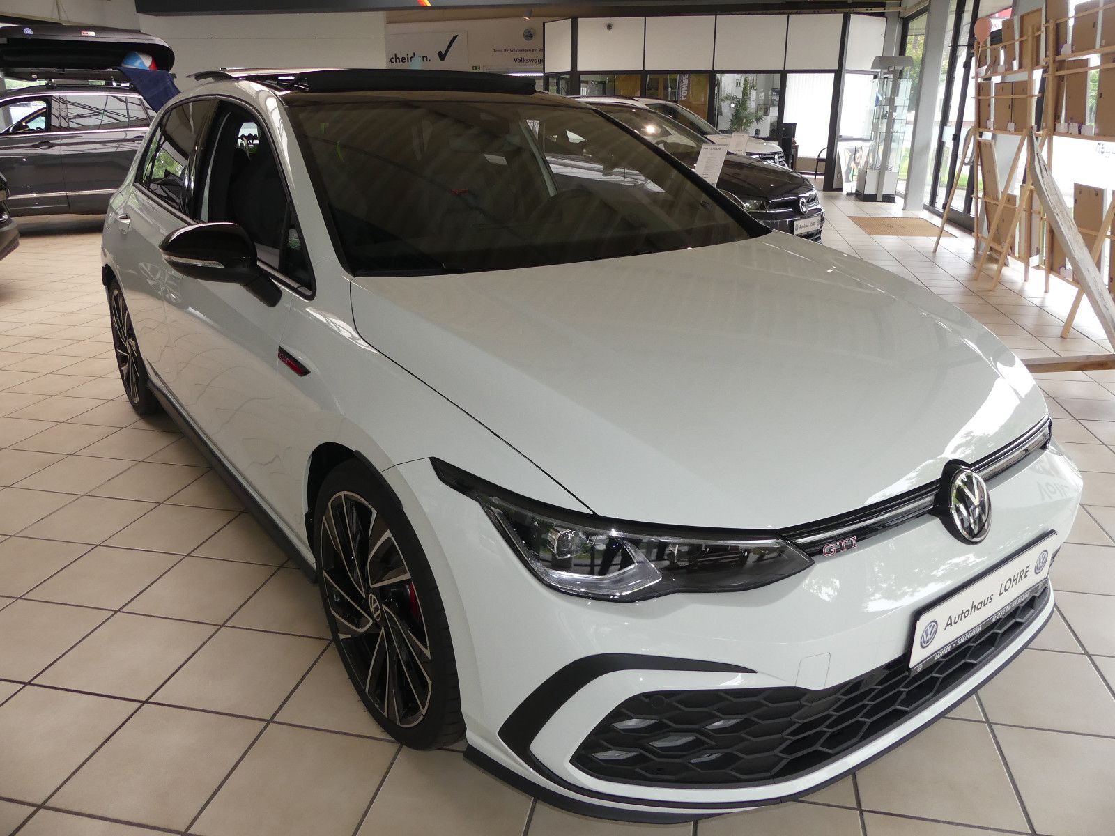 Volkswagen Golf VIII 2.0 TSI GTI - Samsaru's Car Outlet