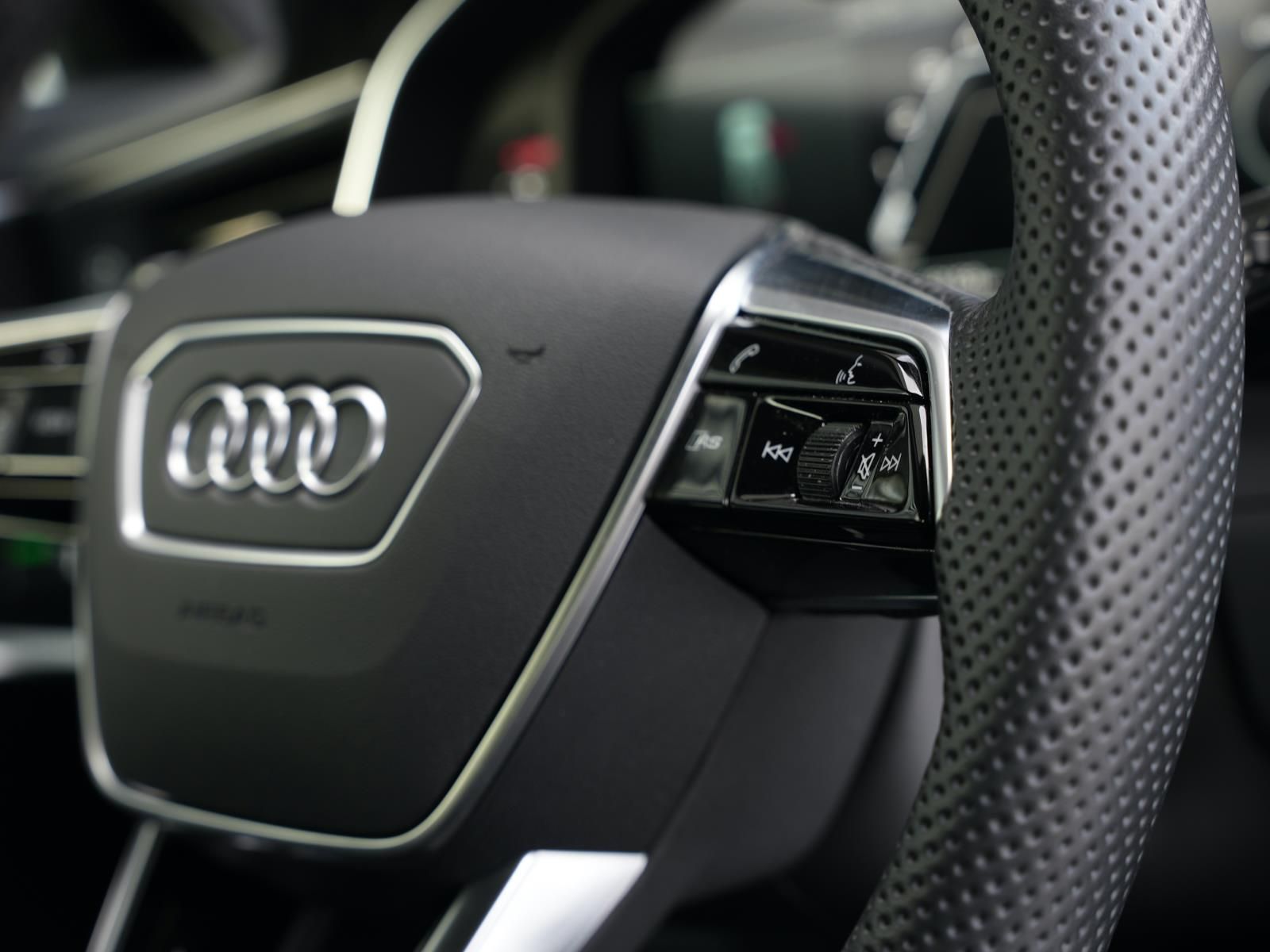 Audi RS6 Avant quattro Sportabgas Standheizung FLA HU