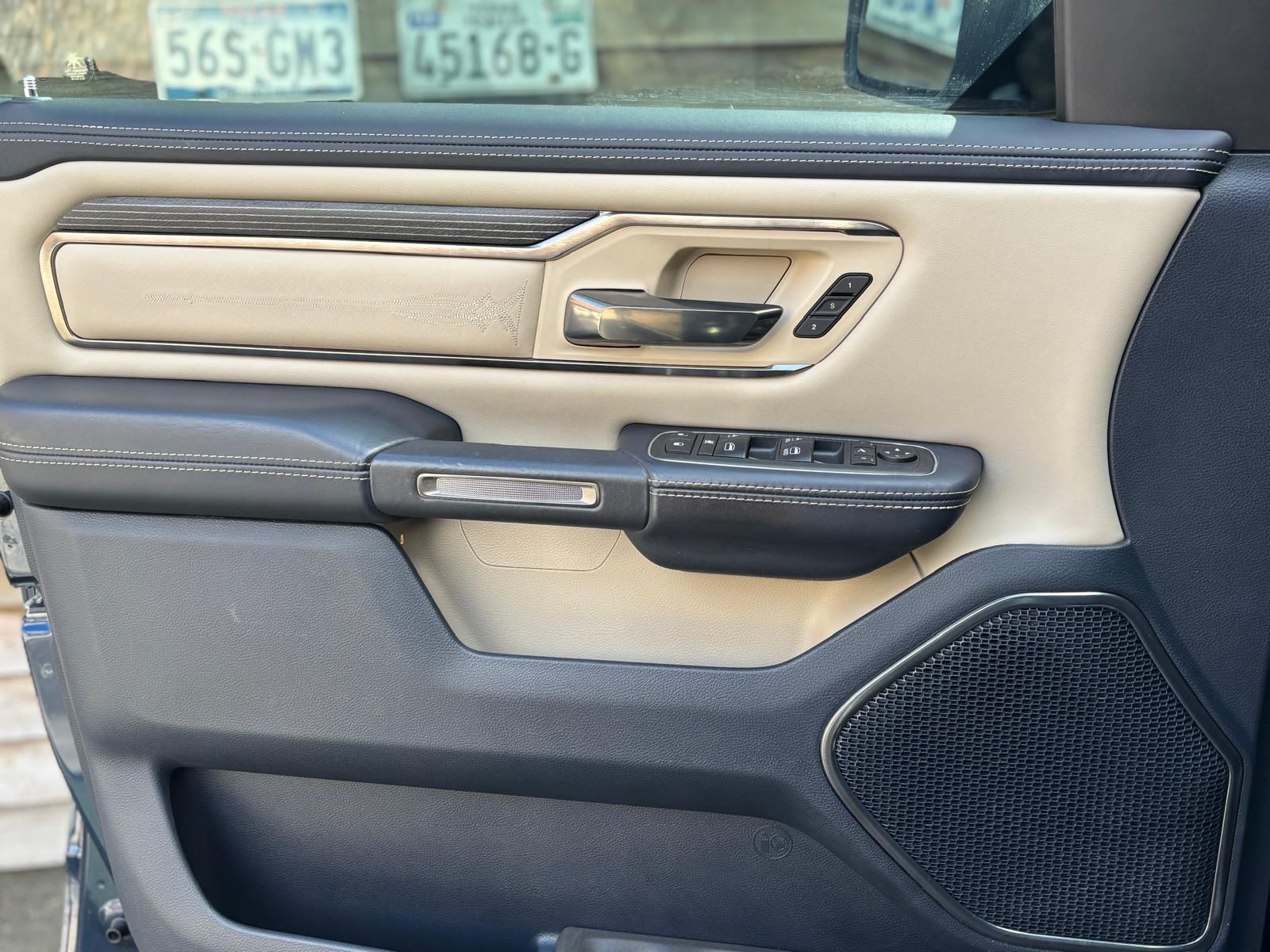 Dodge RAM 1500 5,7 Limited 360° 12´´ Navi H&K AHK