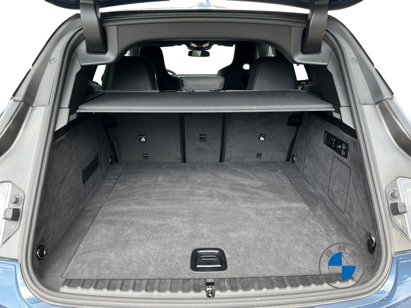 BMW iX M70 XDRIVE 22" DA/PA Prof. Luftfederung AHK