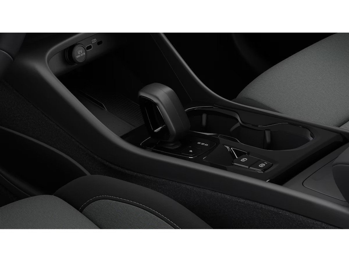 Volvo XC40 B3 Benzin Plus Black - Samsaru's Car Outlet