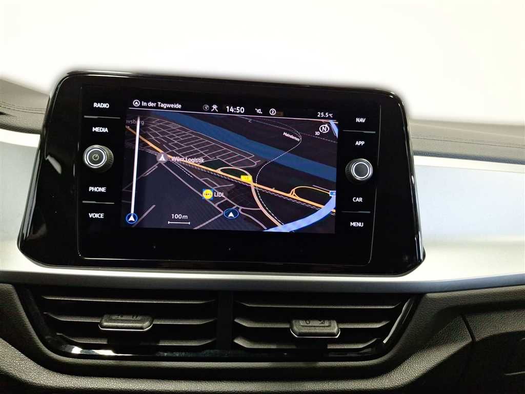 Volkswagen T-Roc Life 1.5 TSI DSG - Samsaru's Car Outlet